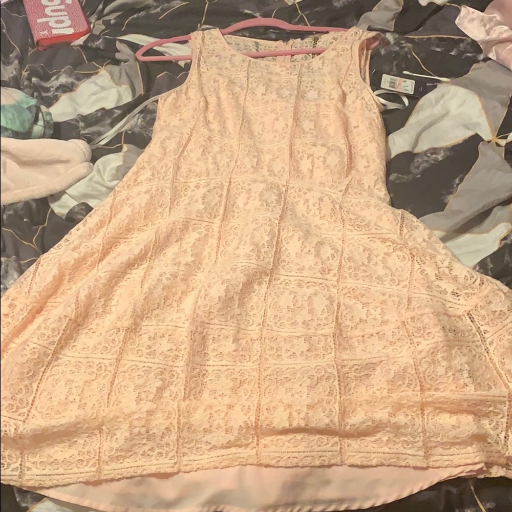 Light pink dress midi